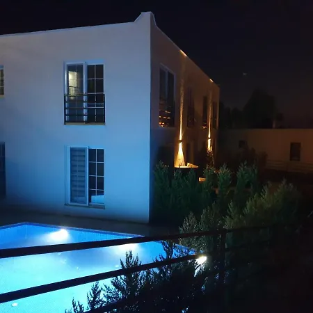 No 444 Apartment *